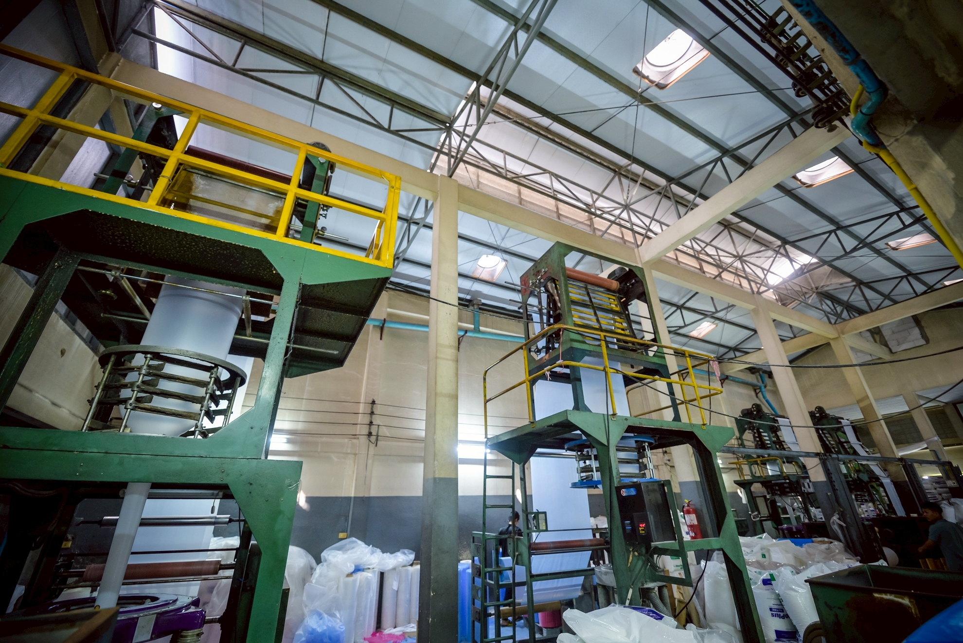 เครื่องจักรในโรงงานพลาสติก